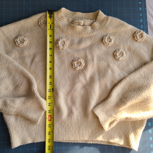 Jessica Simpson Cream Sweater with Floral Details Cottagecore Boho Country Charm - Picture 2 of 8
